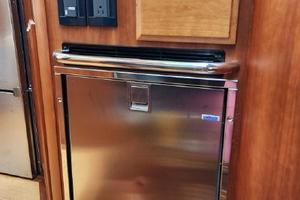 Photo 3503943 for 2019 Sabre 42 Salon Express  