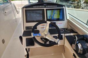 Photo 3484872 for 2017 Boston Whaler 320 Vantage  