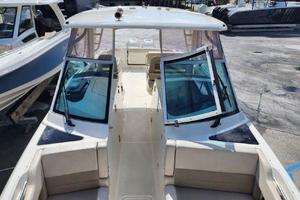 Photo 3484862 for 2017 Boston Whaler 320 Vantage  