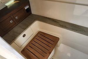 Photo 3484896 for 2017 Boston Whaler 320 Vantage  