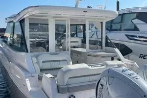  2021 Regal 36XO Yacht For Sale in Freeport NY