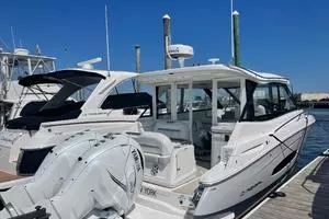  2021 Regal 36XO Yacht For Sale in Freeport NY