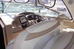 1999 Sea Ray Express Cruiser thumbnail 4