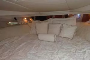 1999 Sea Ray Express Cruiser thumbnail 21