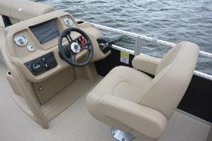 Photo 3497854 for 2022 Starcraft LX 22 R  