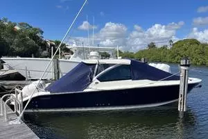 2018 Pursuit 325 DC thumbnail 6
