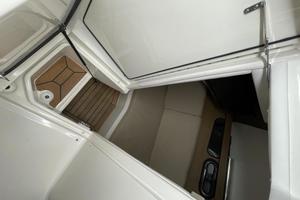 Photo 3547564 for 2015 Sea Ray 350 SLX  