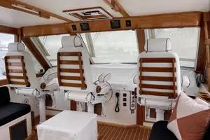 1998 Viking 54 Sport Yacht thumbnail 5