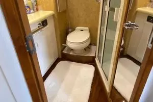 1998 Viking 54 Sport Yacht thumbnail 20