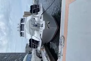 1998 Viking 54 Sport Yacht thumbnail 4