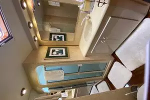 1998 Viking 54 Sport Yacht thumbnail 16