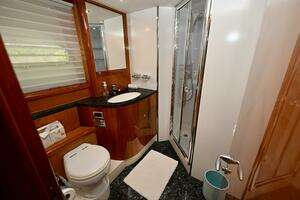 2005 Sunseeker Yacht thumbnail 39
