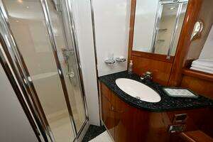 2005 Sunseeker Yacht thumbnail 35