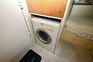 2005 Sunseeker Yacht thumbnail 52