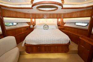 2005 Sunseeker Yacht thumbnail 25
