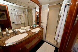 2005 Sunseeker Yacht thumbnail 45