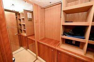 2005 Sunseeker Yacht thumbnail 47