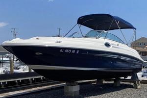 Photo 3569206 for 2008 Sea Ray 240 Sundeck  