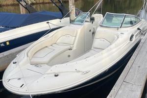 Photo 3569186 for 2008 Sea Ray 240 Sundeck  