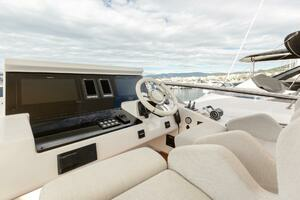 2020 Azimut 72 Flybridge thumbnail 19