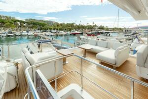 2020 Azimut 72 Flybridge thumbnail 10