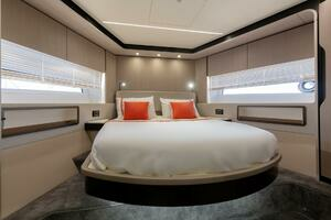 2020 Azimut 72 Flybridge thumbnail 43
