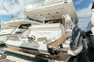 2020 Azimut 72 Flybridge thumbnail 2