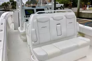 2018 Invincible 39 Open Fisherman thumbnail 8