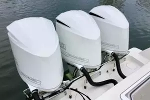 2018 Invincible 39 Open Fisherman thumbnail 10