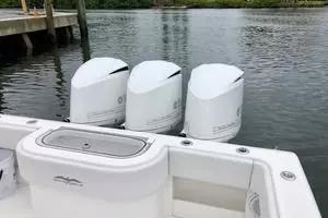 2018 Invincible 39 Open Fisherman thumbnail 9