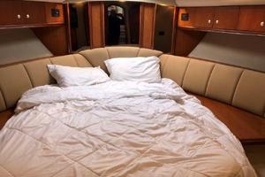 Photo 3593966 for 2000 Cruisers 4450 Express Yachts  