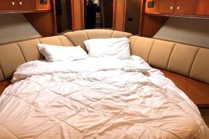 Photo 3593964 for 2000 Cruisers 4450 Express Yachts  