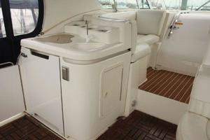 Photo 3593940 for 2000 Cruisers 4450 Express Yachts  