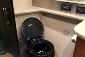 Photo 3593970 for 2000 Cruisers 4450 Express Yachts  