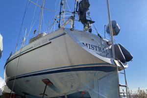 MISTRAL 42ft Moody Yacht For Sale