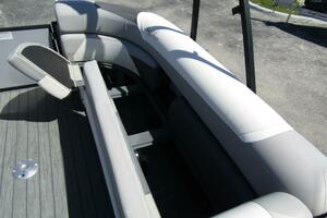 25ft SunChaser Yacht For Sale
