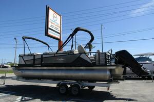 25ft SunChaser Yacht For Sale
