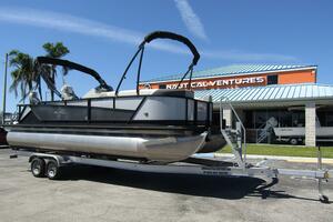 25ft SunChaser Yacht For Sale