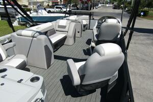 25ft SunChaser Yacht For Sale