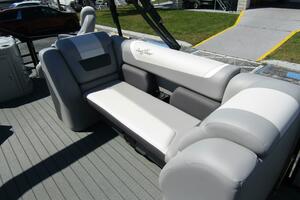 25ft SunChaser Yacht For Sale