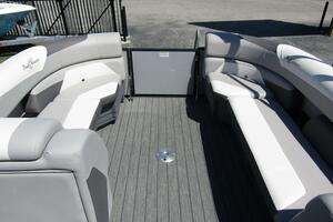 25ft SunChaser Yacht For Sale