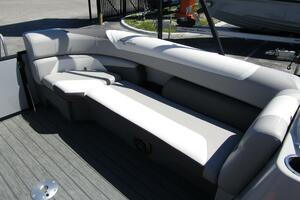 25ft SunChaser Yacht For Sale