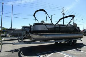 25ft SunChaser Yacht For Sale