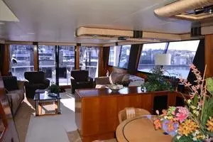 1989 Viking Motor Yacht thumbnail 52