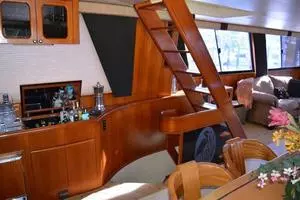 1989 Viking Motor Yacht thumbnail 54