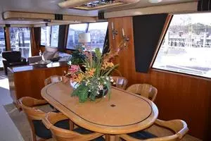 1989 Viking Motor Yacht thumbnail 53