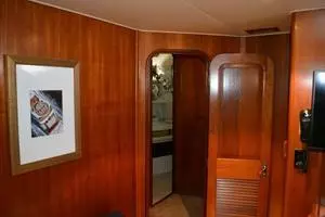 1989 Viking Motor Yacht thumbnail 60