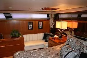 1989 Viking Motor Yacht thumbnail 78