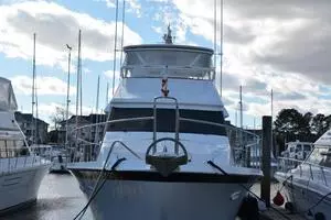 1989 Viking Motor Yacht thumbnail 4