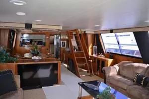 1989 Viking Motor Yacht thumbnail 55